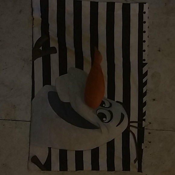 A Olaf pillow case - Picture 2 of 2